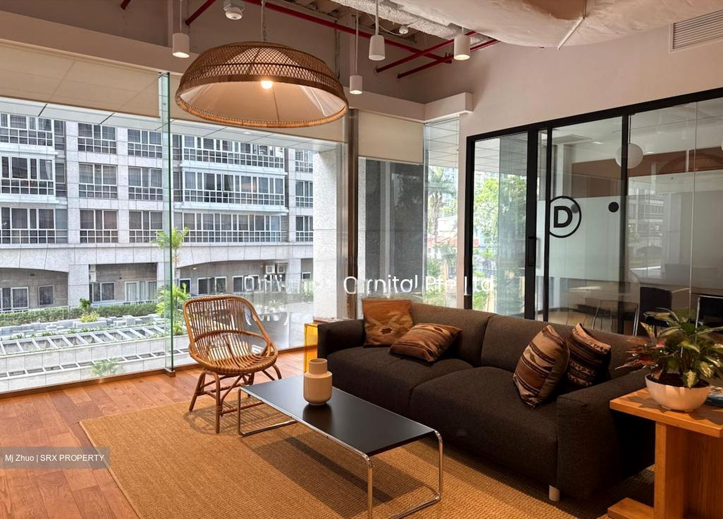 UE Square (D9), Office #497458911